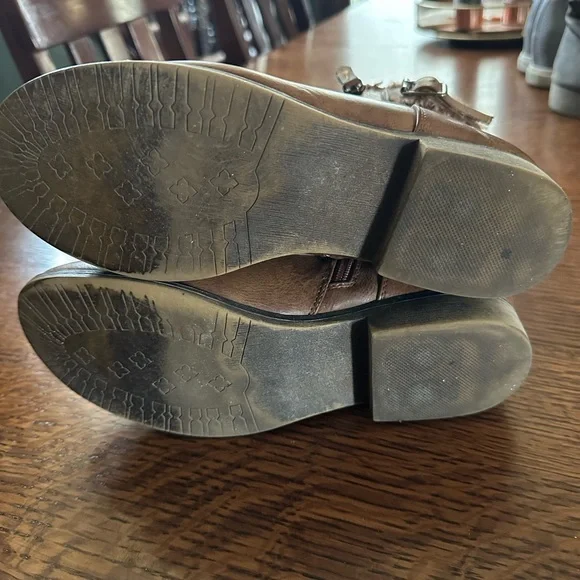 Women’s Brown Lace-Up Ankle Combat Boots (9) - Picture 7 of 8